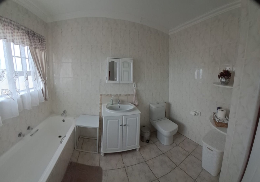 4 Bedroom Property for Sale in Dana Bay Western Cape